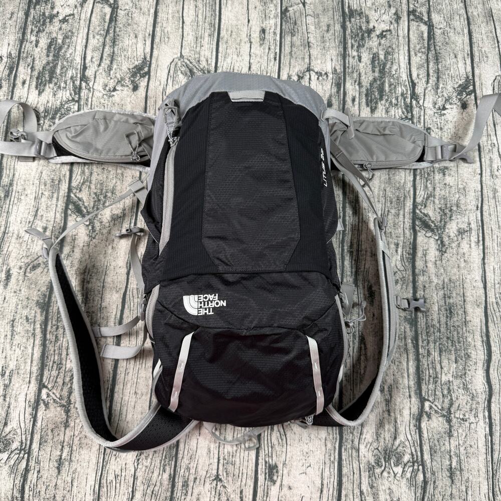 The North Face Litus 22 Backpack Black Gray Hiking Daypack Nylon L/XL - Picture 10 of 15